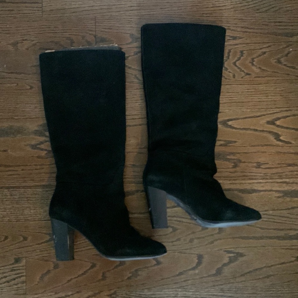 Heeled suede Boots- size 9